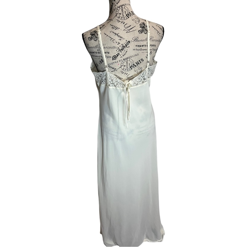 Lord & Taylor Cream Nightgown - Picture 5 of 10